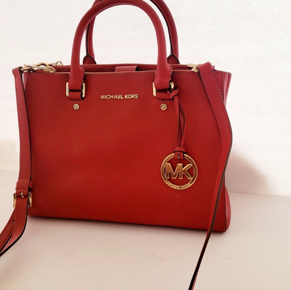 Michael Kors Sutton Medium Bag - Picture 12 of 12